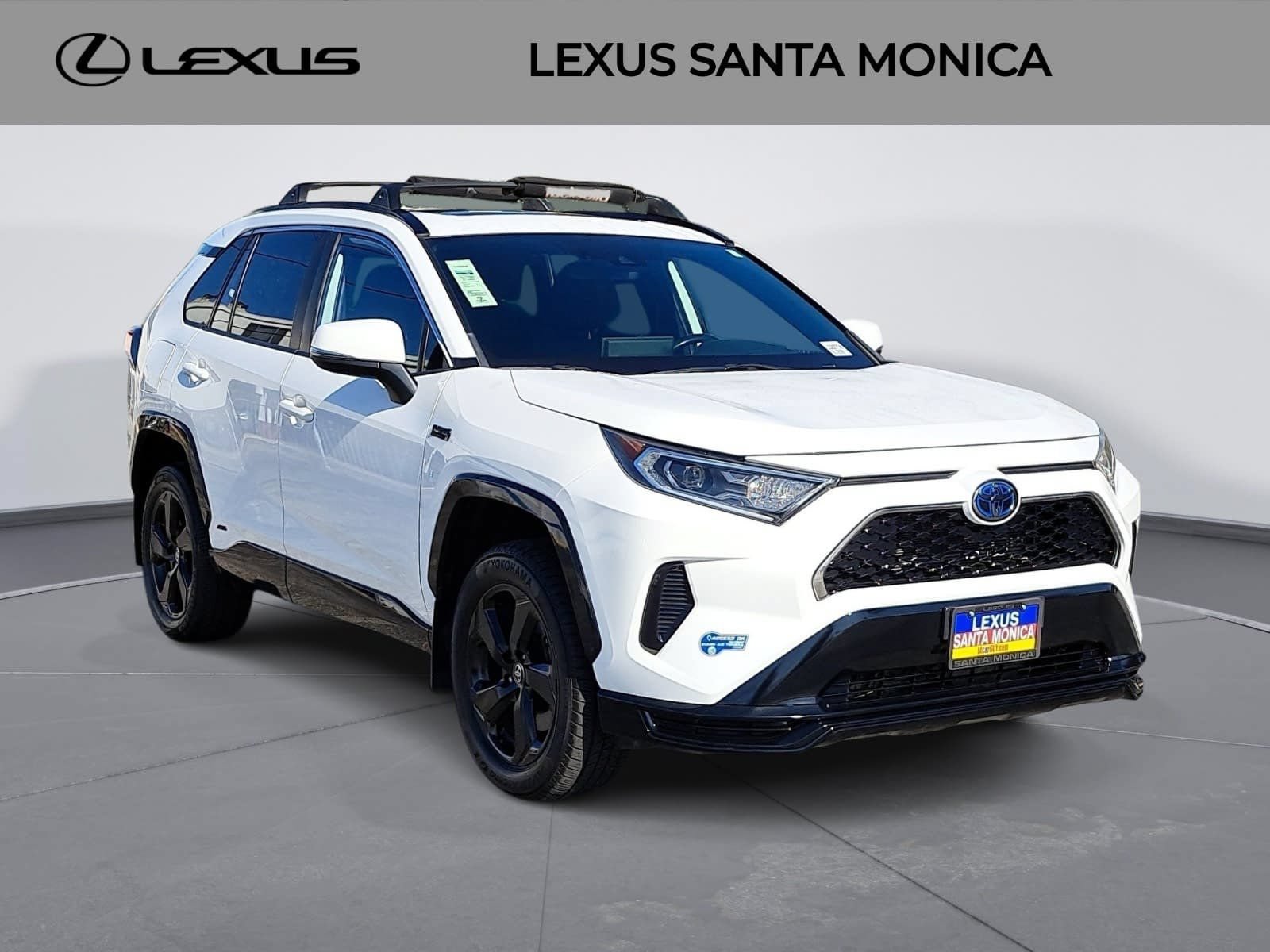 Used 2021 Toyota RAV4 SE w/ Weather & Moonroof Package AWD/4WD image 3