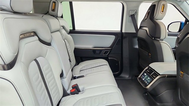 Used 2024 Rivian R1S Launch Edition image 25