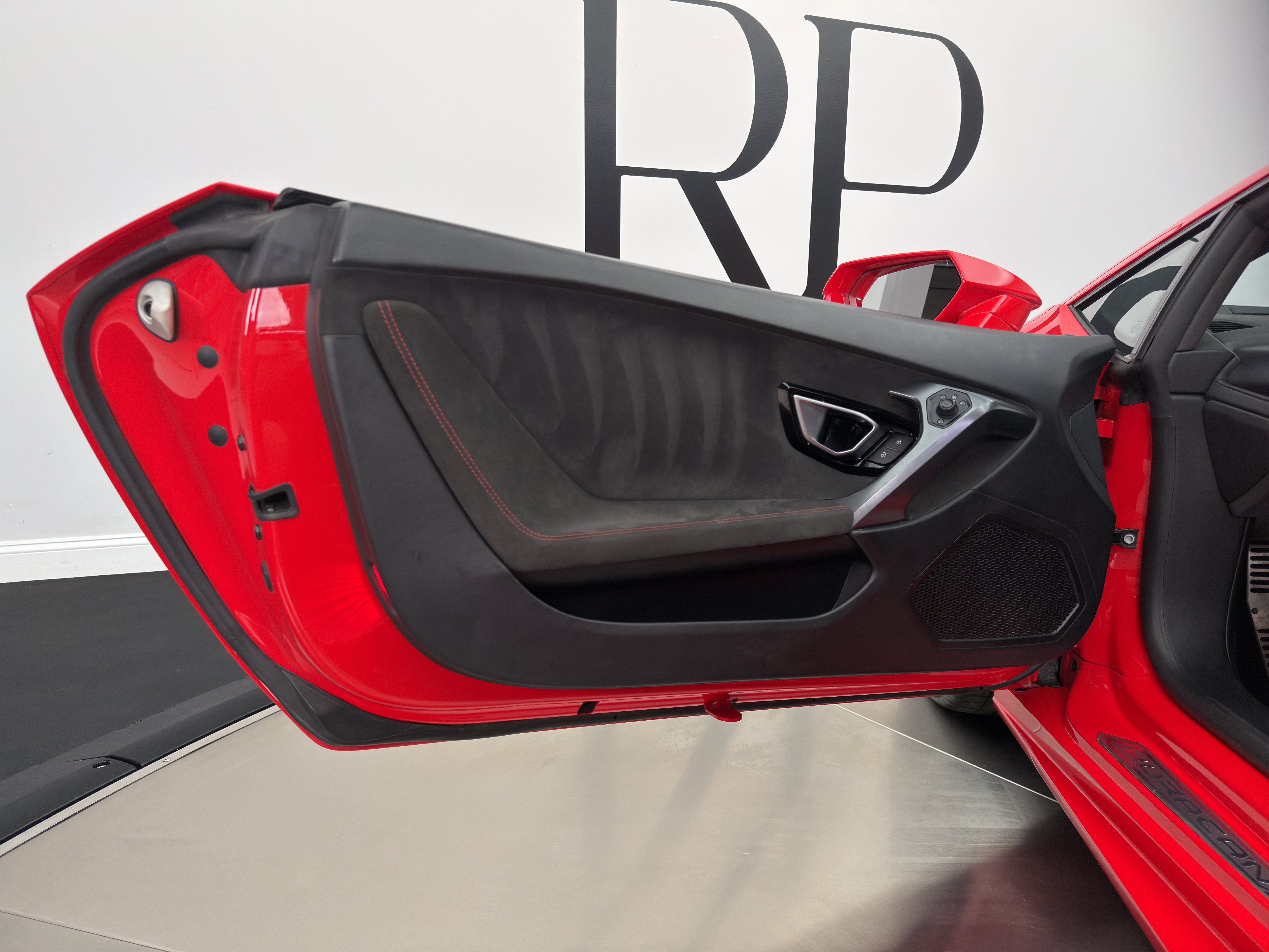 Used 2016 Lamborghini Huracan LP 580-2 RWD image 16