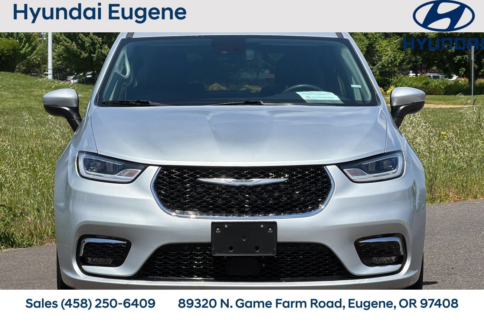 Used 2023 Chrysler Pacifica Touring-L FWD image 10