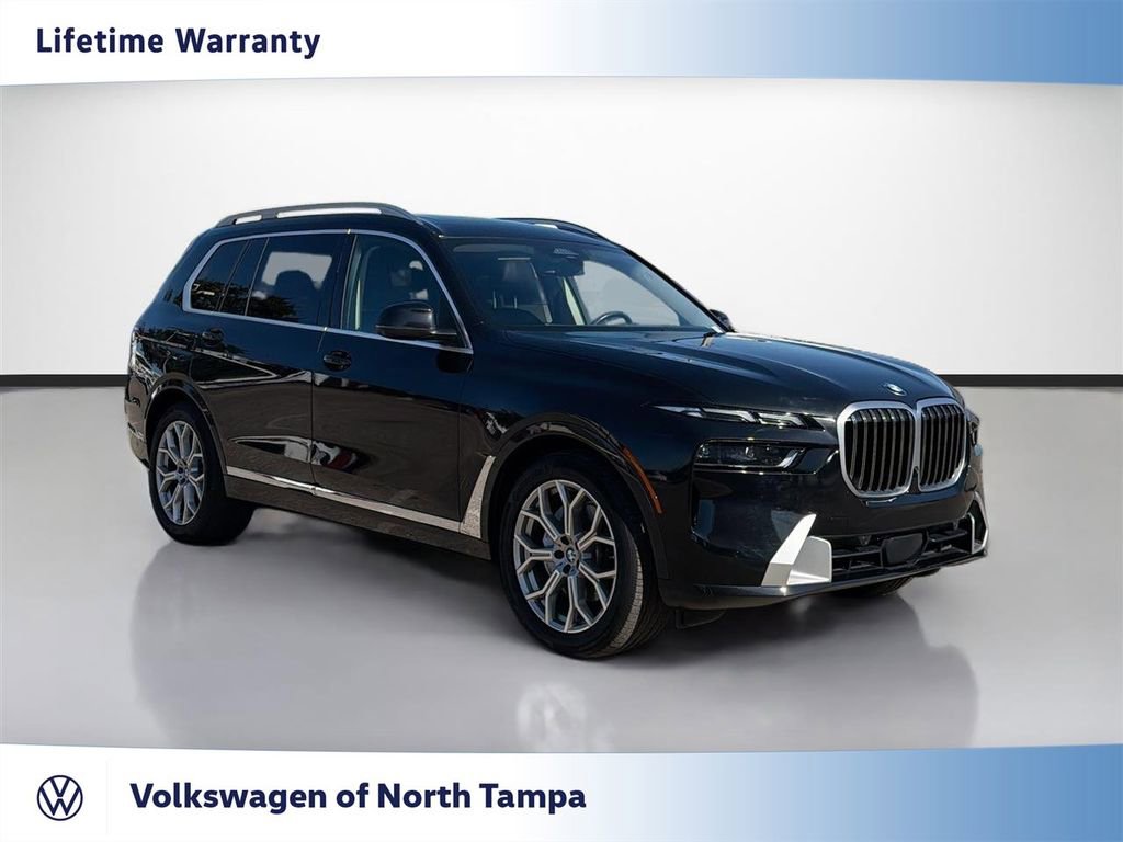 Used 2023 BMW X7 xDrive40i image 1