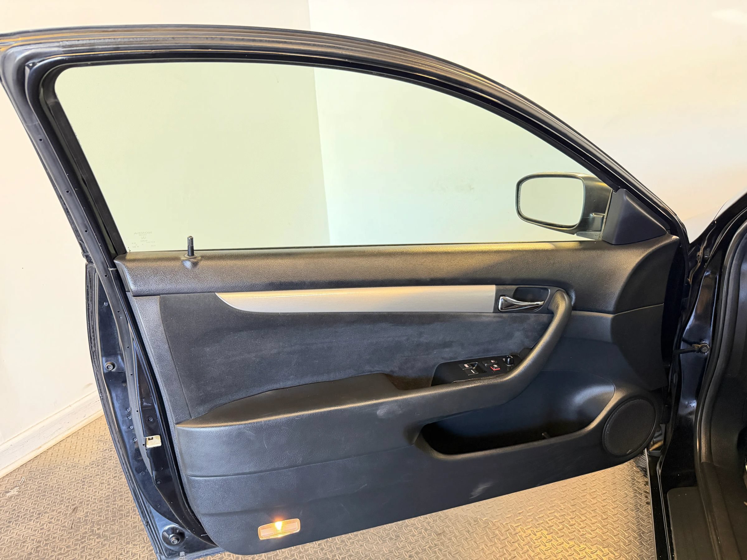 Used 2005 Honda Accord EX image 8