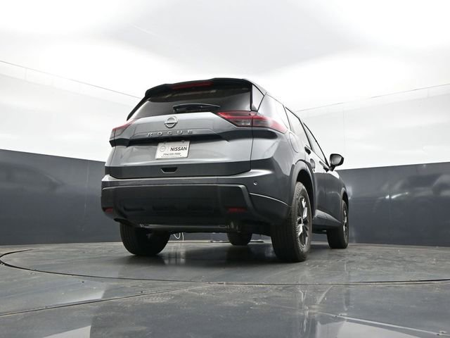 Used 2025 Nissan Rogue S FWD image 30