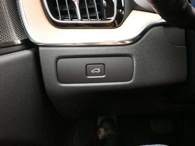 New 2026 Volvo XC60 B5 Plus w/ Protection Package Premier image 29