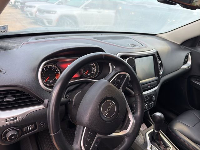 Used 2015 Jeep Cherokee Trailhawk w/ Comfort/Convenience Group image 10