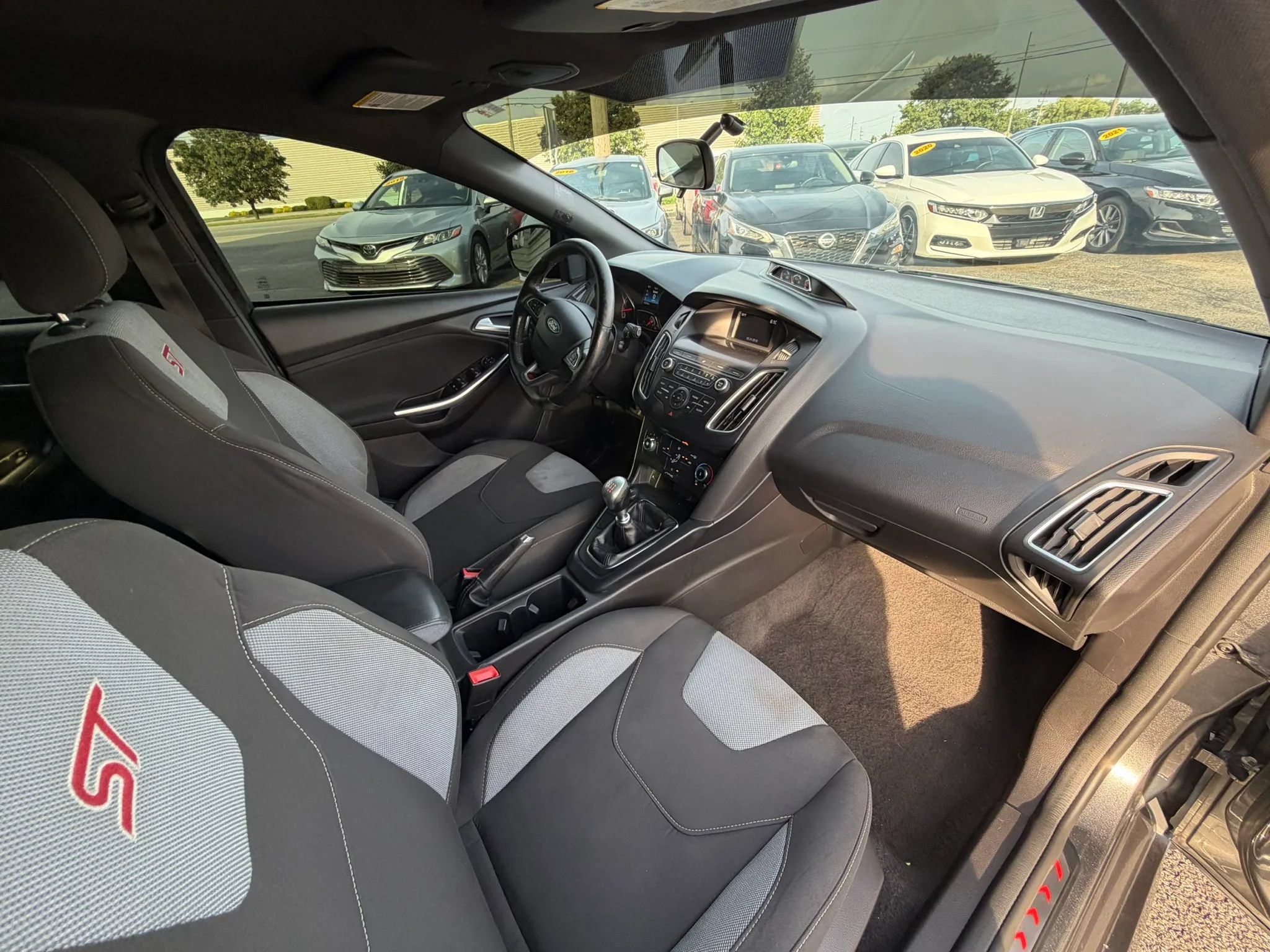 Used 2018 Ford Focus ST FWD image 27