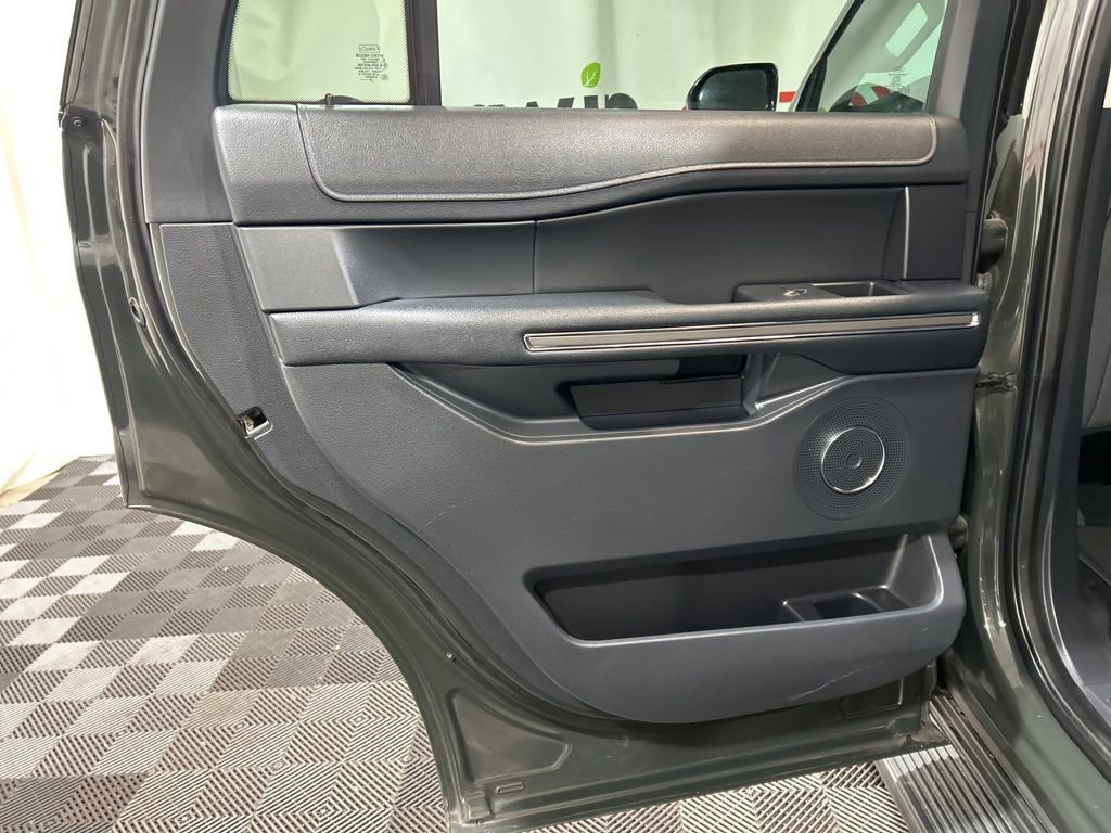 Used 2022 Ford Expedition XLT AWD/4WD image 18
