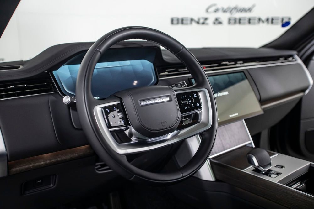 Used 2025 Land Rover Range Rover SE image 23