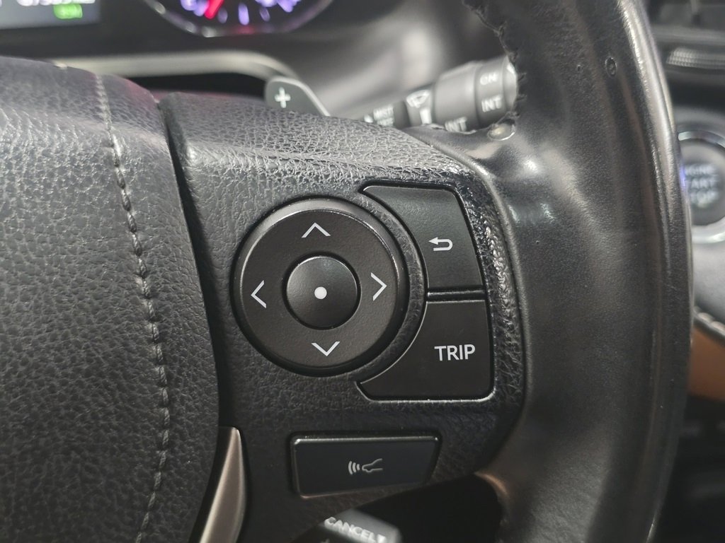 Used 2018 Toyota RAV4 SE w/ Power Extra Value Package image 31