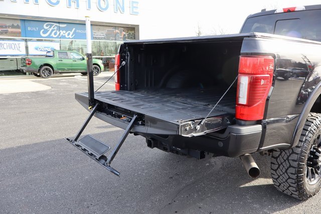 Used 2021 Ford F350 Lariat image 19