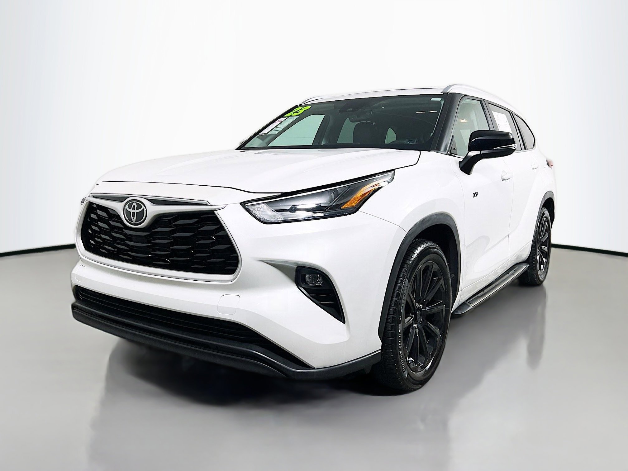 Used 2023 Toyota Highlander XLE image 10