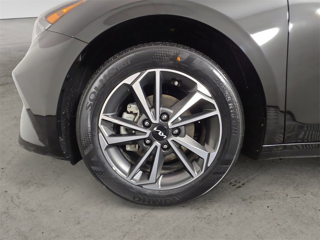 Used 2023 Kia Forte LXS w/ LXS Technology Package image 14