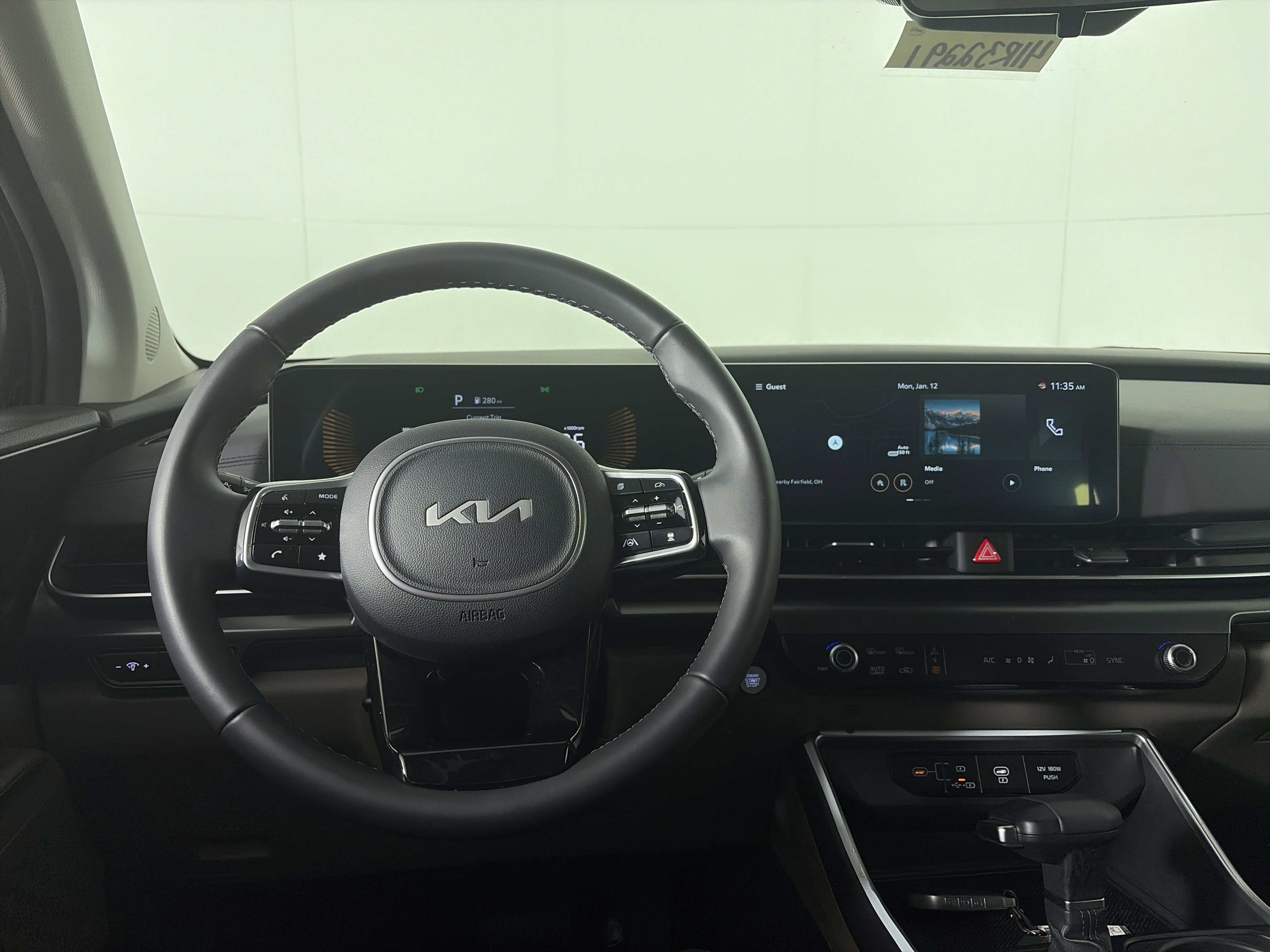 Used 2025 Kia Carnival image 22