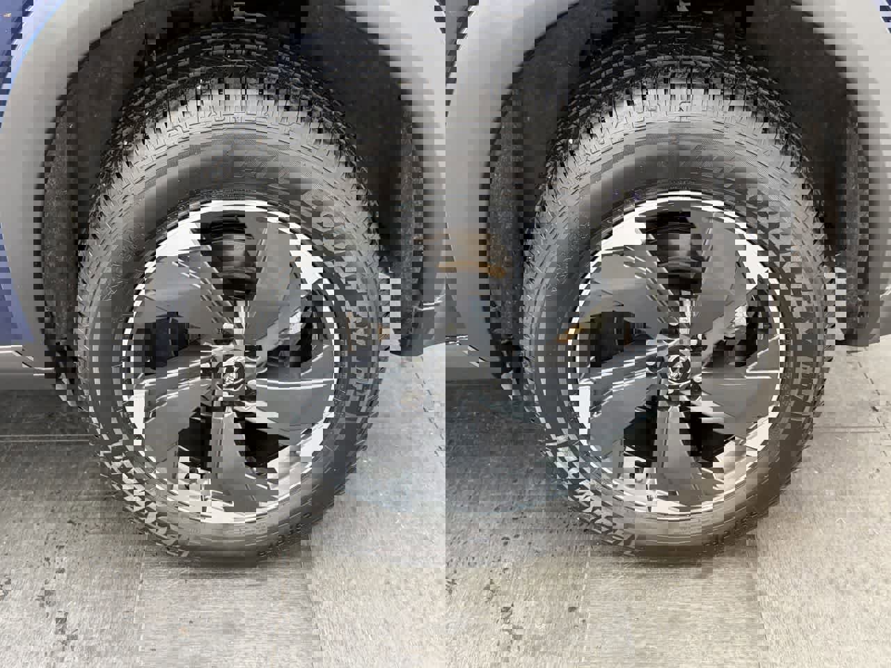 Used 2024 Nissan Rogue SV image 24