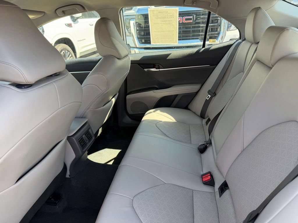 Used 2023 Toyota Camry XSE FWD image 6