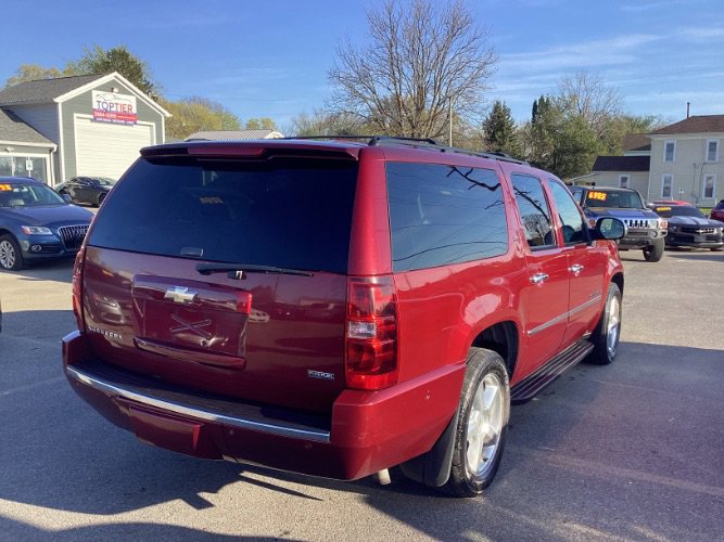 Used 2009 Chevrolet Suburban LTZ image 3