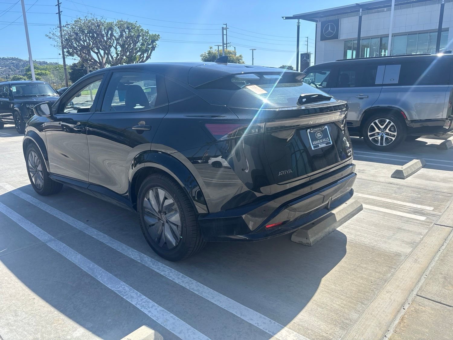 Used 2023 Nissan Ariya AWD image 4