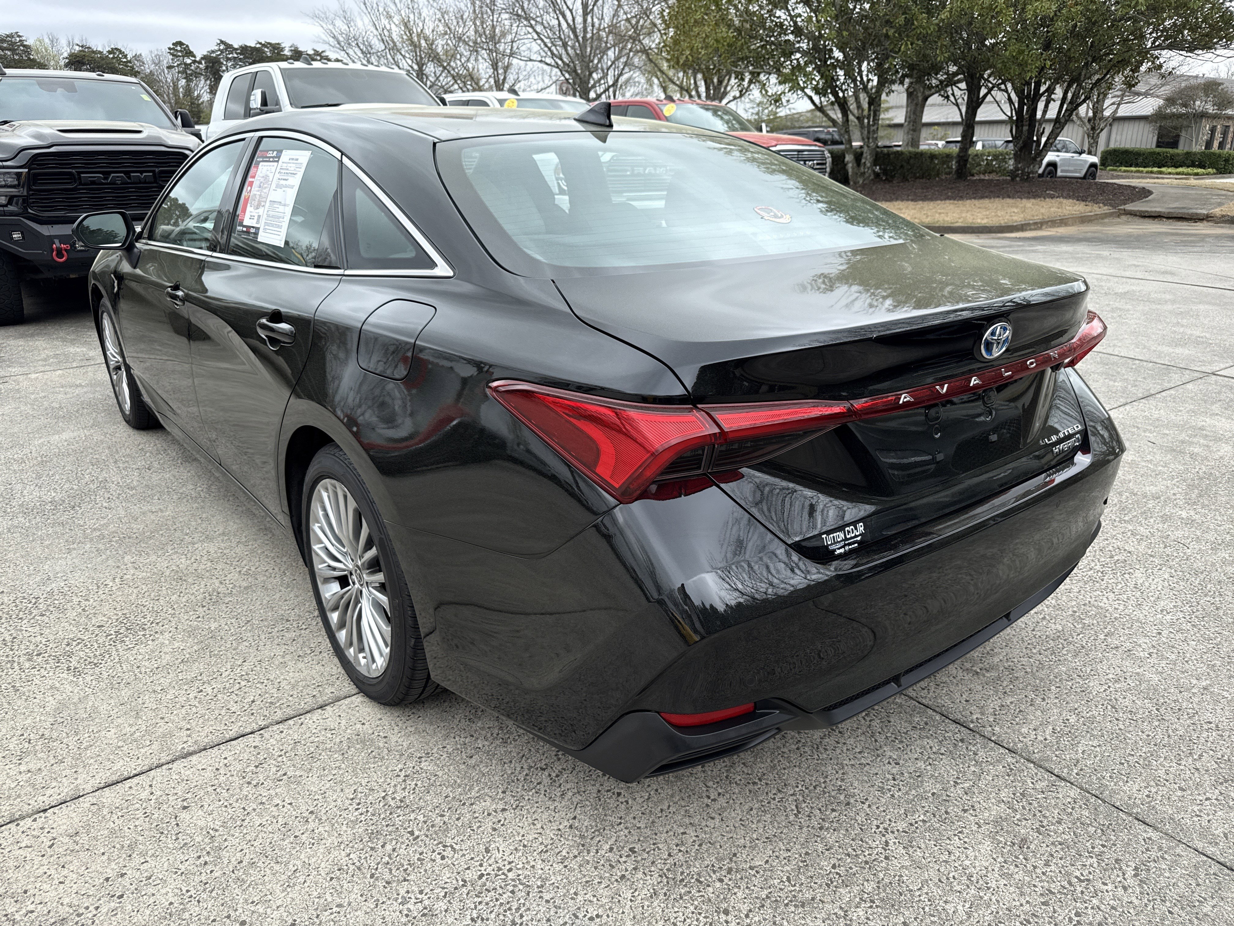 Used 2022 Toyota Avalon Limited w/ Advanced Safety Package image 5