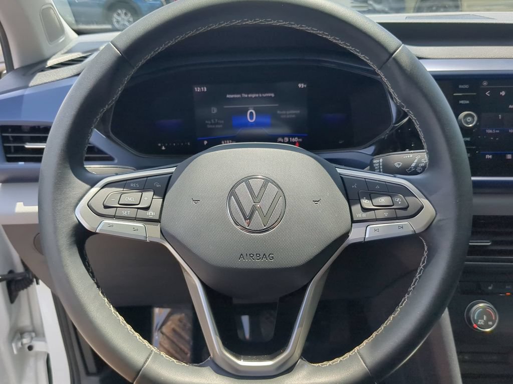 Certified 2022 Volkswagen Taos SE FWD image 29
