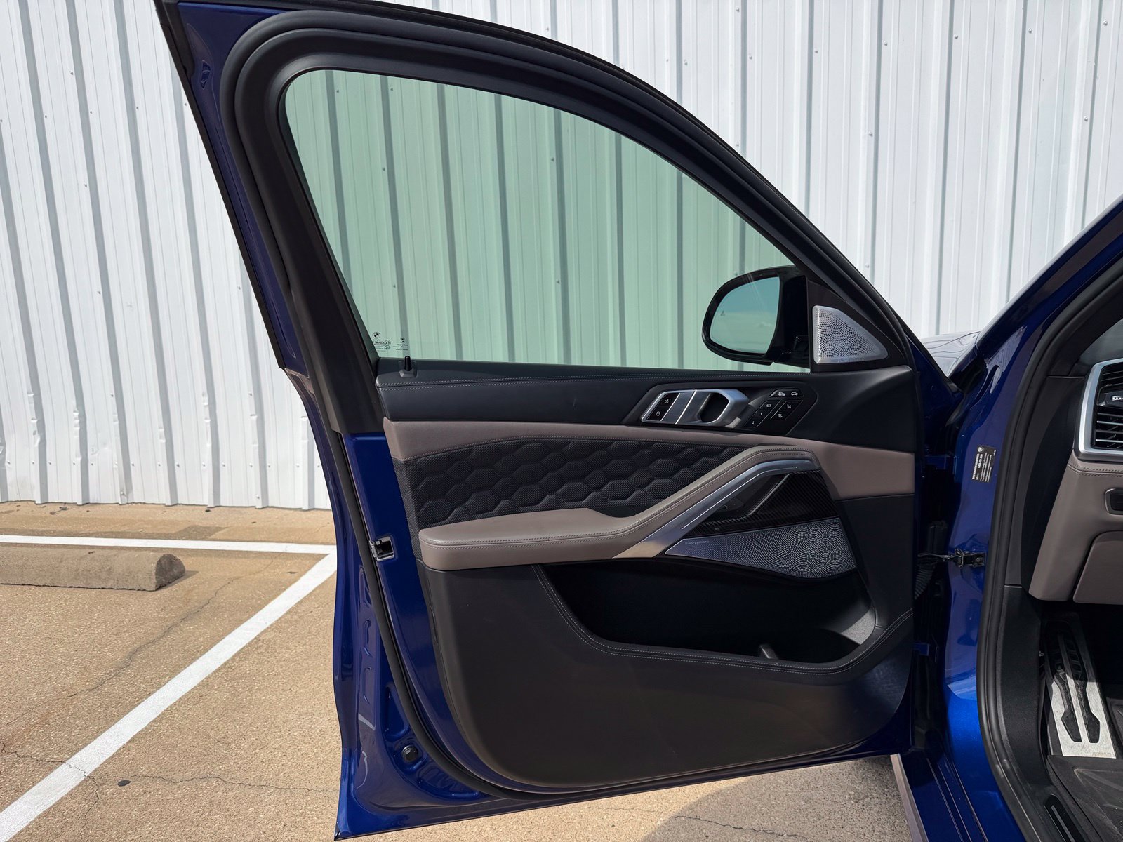 Used 2021 BMW X6 M w/ Competition Package AWD/4WD image 25