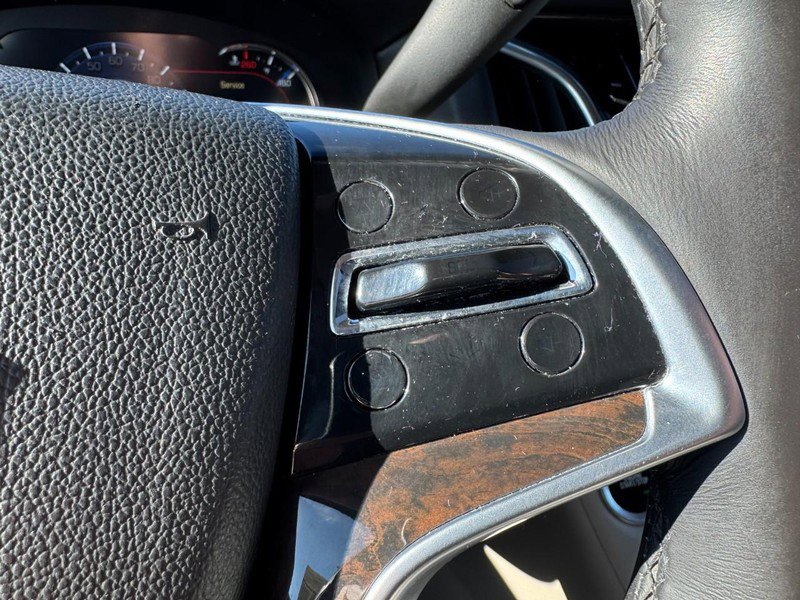 Used 2018 Cadillac Escalade Premium Luxury image 19