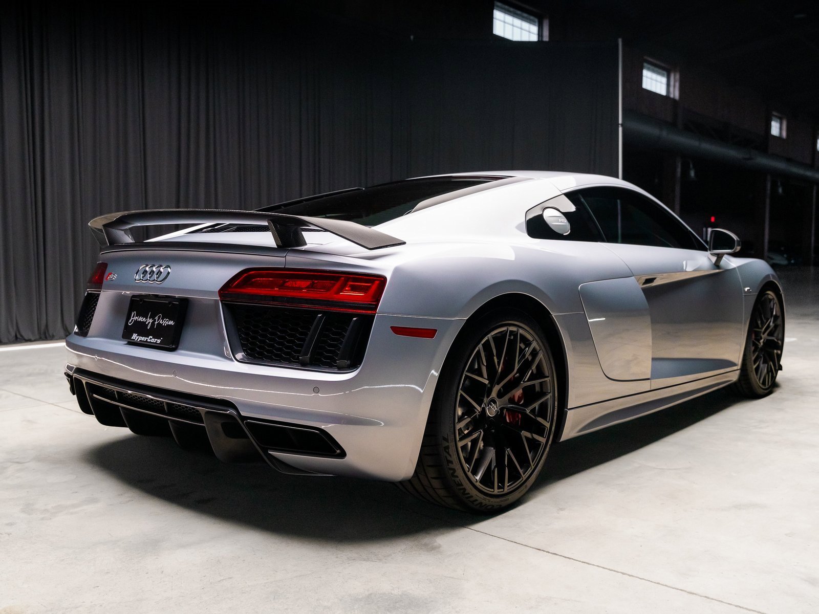 Used 2018 Audi R8 V10 w/ Premium Package image 34