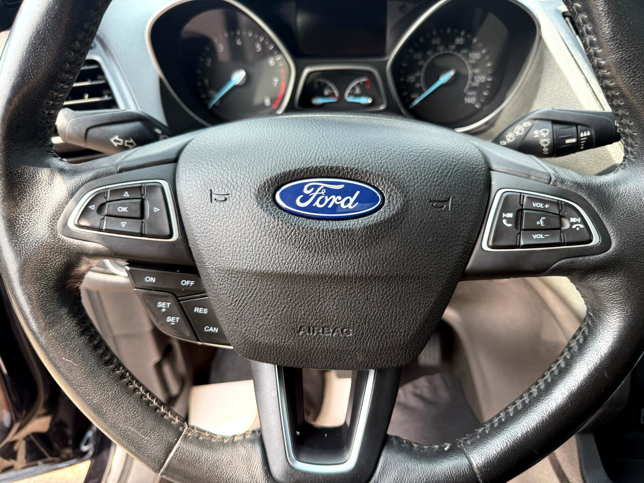Used 2019 Ford Escape SEL image 32