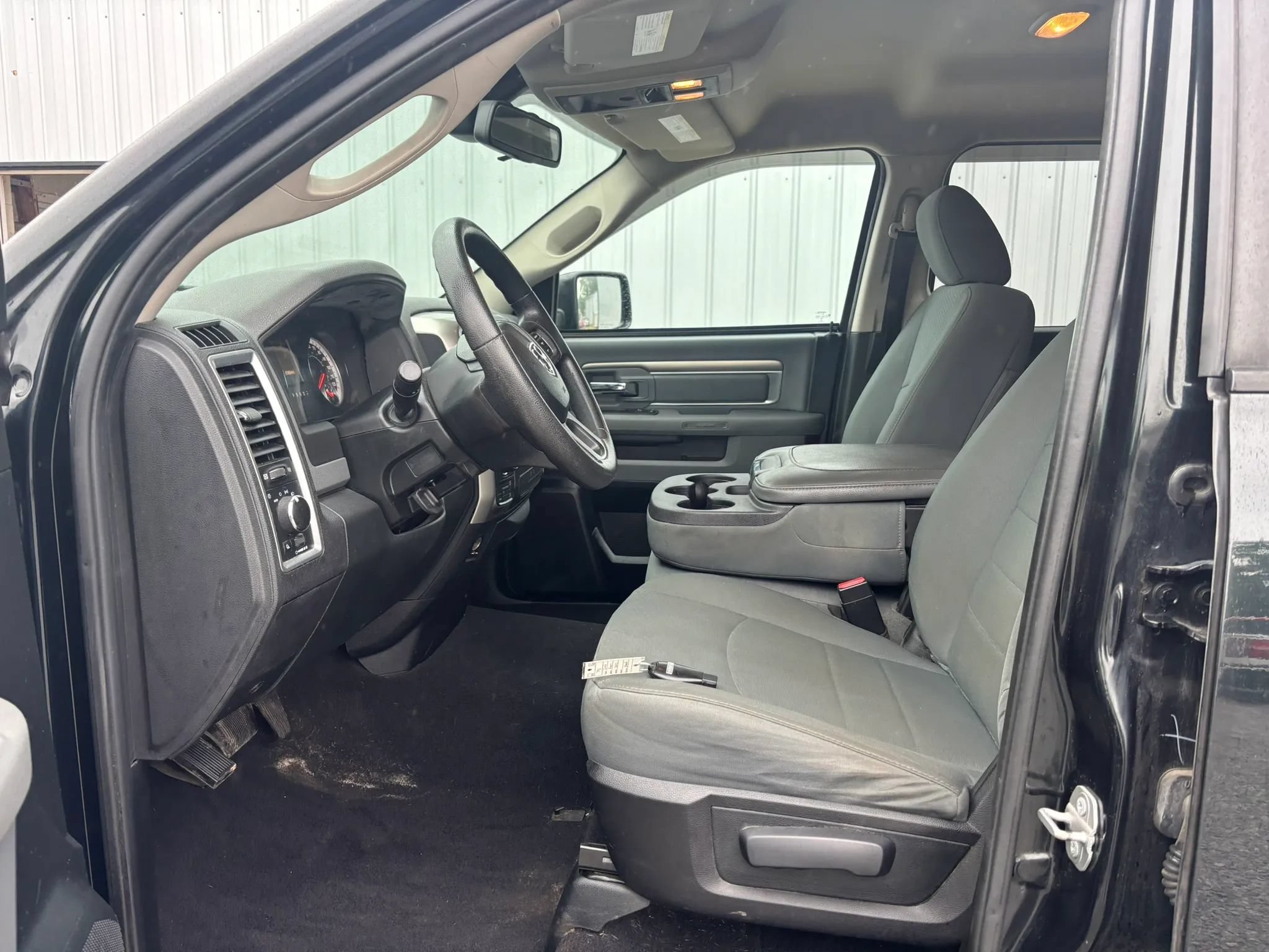 Used 2016 RAM 1500 Classic SLT AWD/4WD image 19
