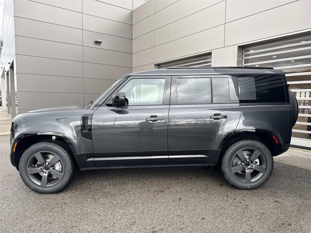 New 2026 Land Rover Defender 110 X-Dynamic SE image 4