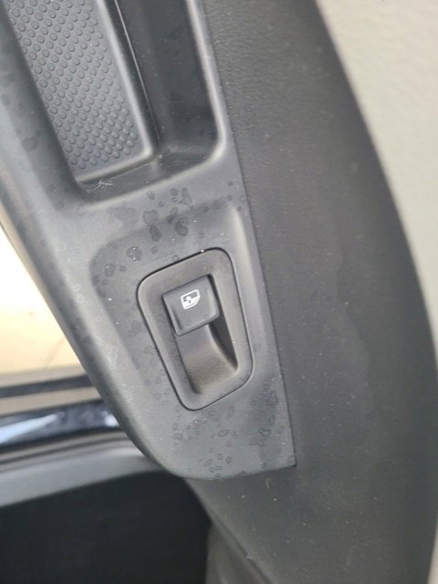 Used 2024 Volkswagen Taos SE w/ Panoramic Sunroof Package image 15