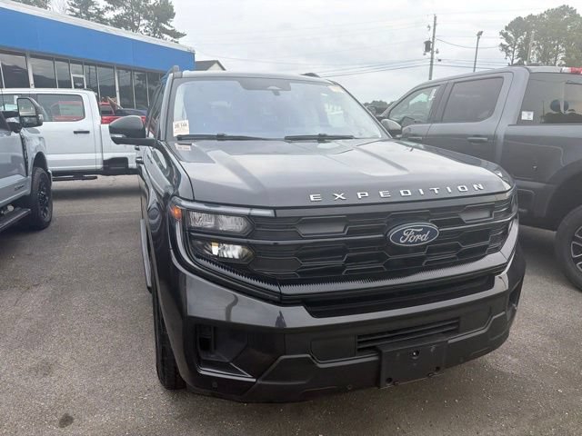 Used 2025 Ford Expedition Active AWD/4WD video 3