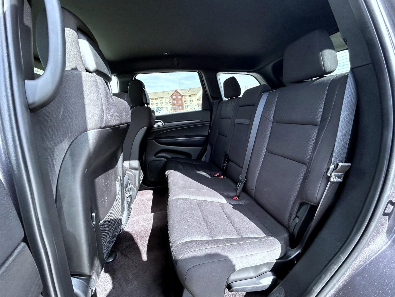 Used 2018 Jeep Grand Cherokee Laredo image 20