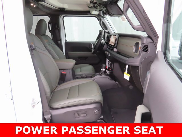 New 2026 Jeep Gladiator Mojave w/ Technology Group image 25