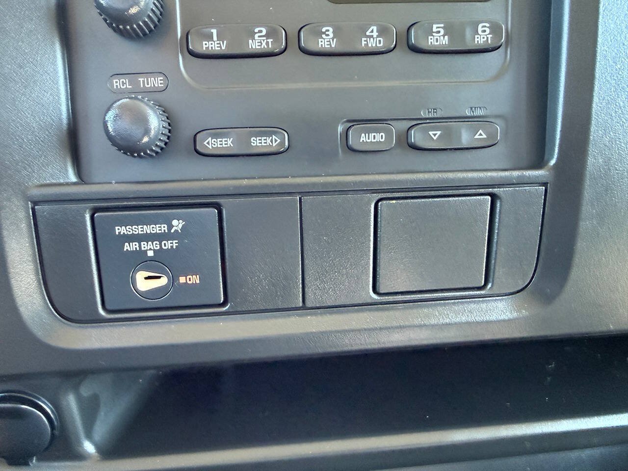 Used 2005 Chevrolet Express 2500 Passenger RWD image 34