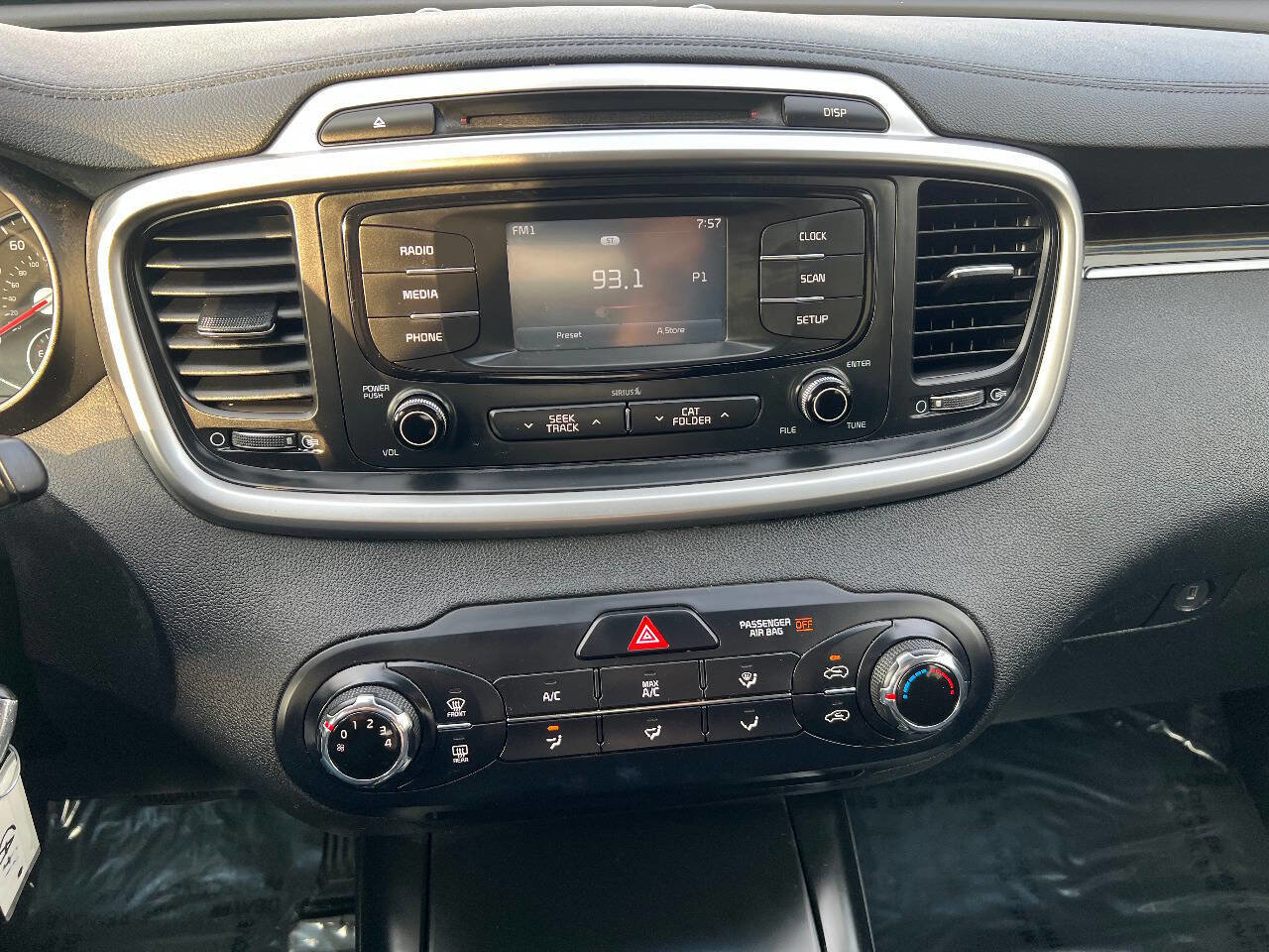 Used 2016 Kia Sorento AWD image 32