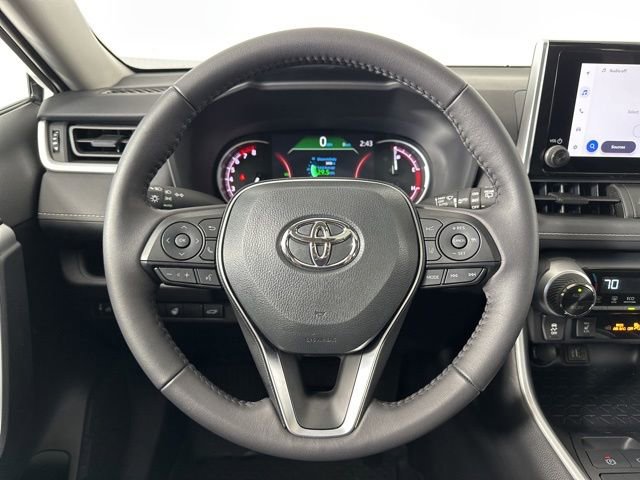 Used 2025 Toyota RAV4 XLE AWD/4WD image 14