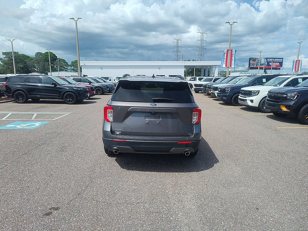 Certified 2024 Ford Explorer XLT w/ Equipment Group 202A RWD image 7