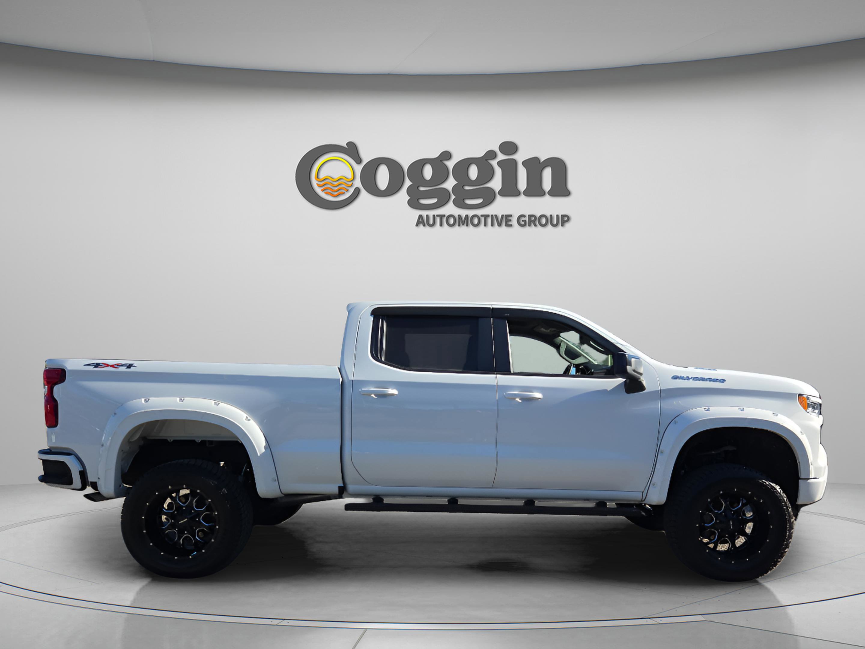 Used 2024 Chevrolet Silverado 1500 RST w/ Max Trailering Package image 7