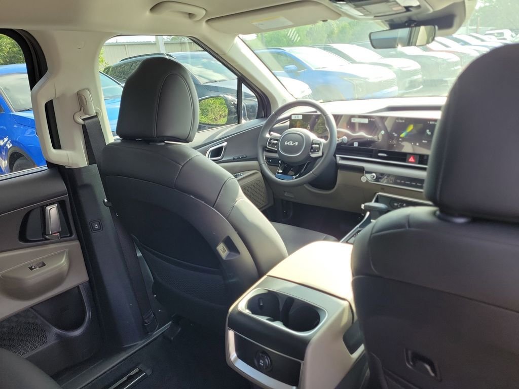 New 2026 Kia Carnival EX FWD image 13