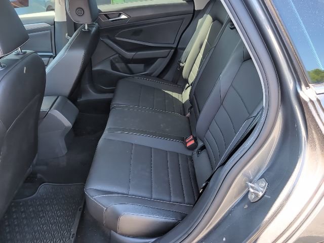 Used 2023 Volkswagen Jetta SE image 24