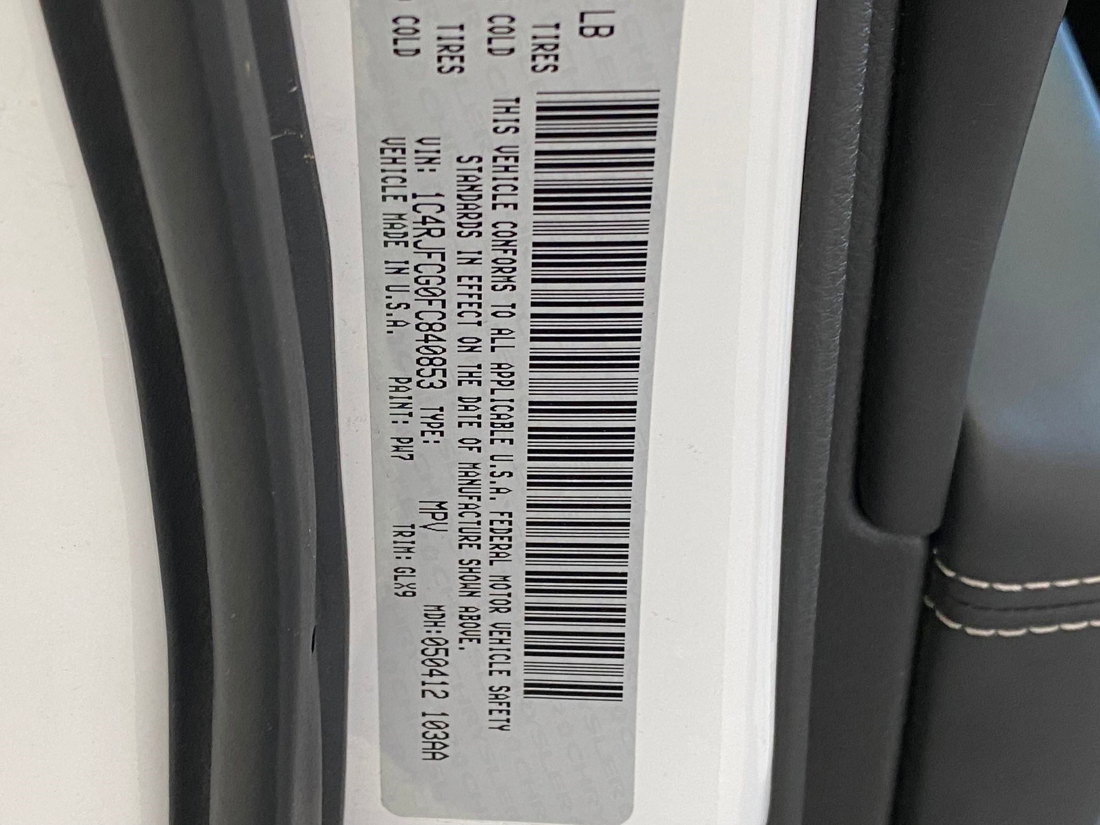 Used 2015 Jeep Grand Cherokee Overland w/ Advanced Technology Group image 23