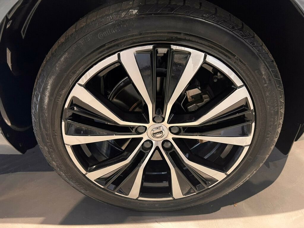 Used 2023 Volvo XC60 B5 Plus image 13