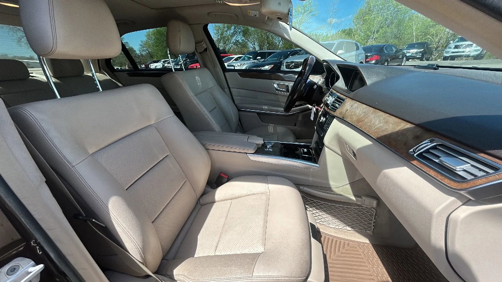 Used 2014 Mercedes-Benz E 350 Sedan image 41