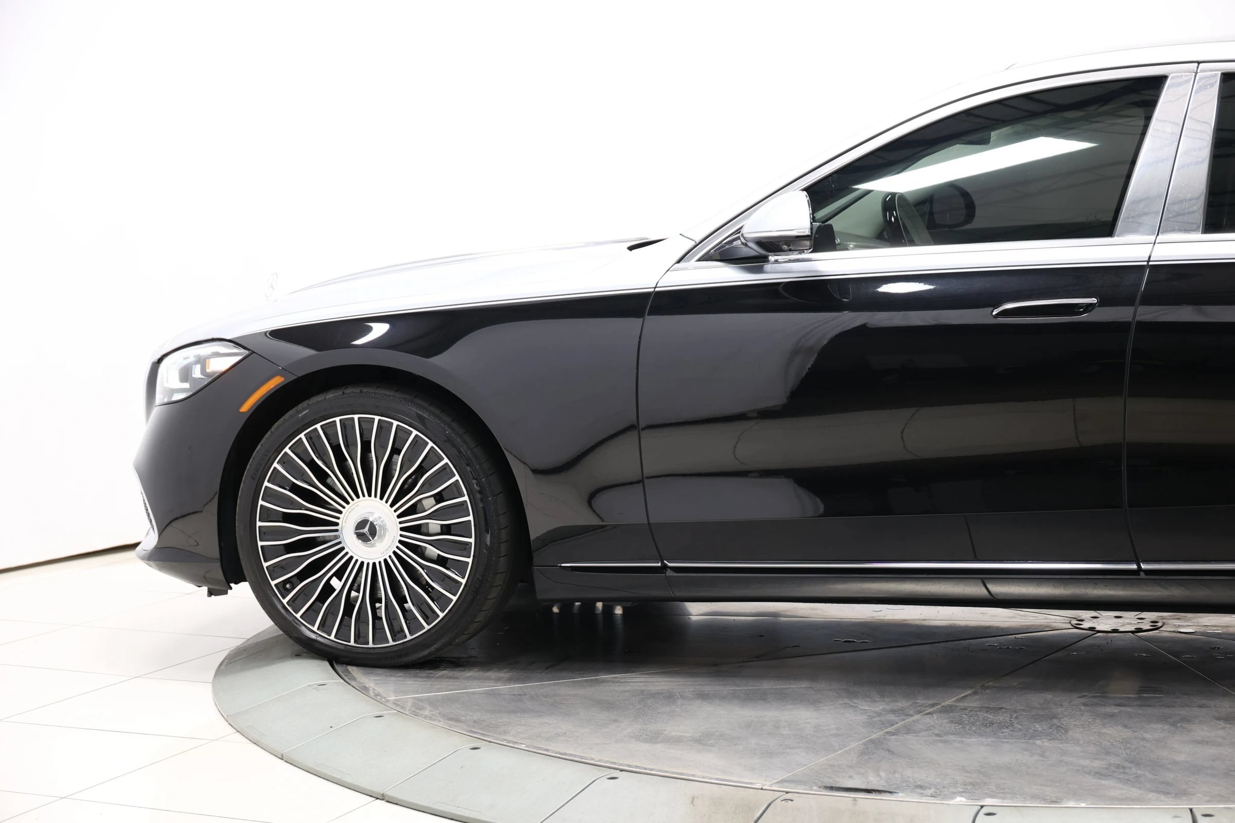 Used 2023 Mercedes-Benz Maybach S 580 4MATIC image 9