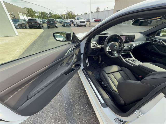 Used 2024 BMW 430i xDrive Coupe w/ M Sport Package AWD/4WD image 7