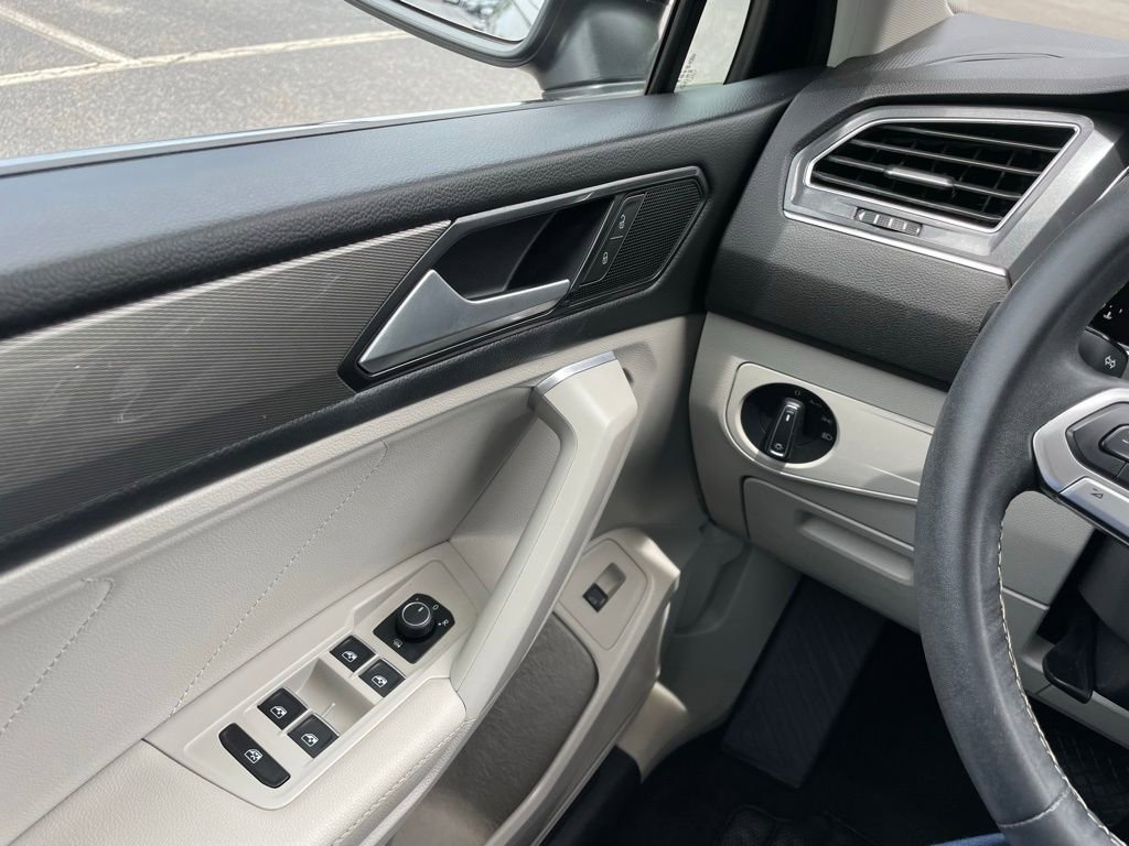 Used 2022 Volkswagen Tiguan SE FWD image 22
