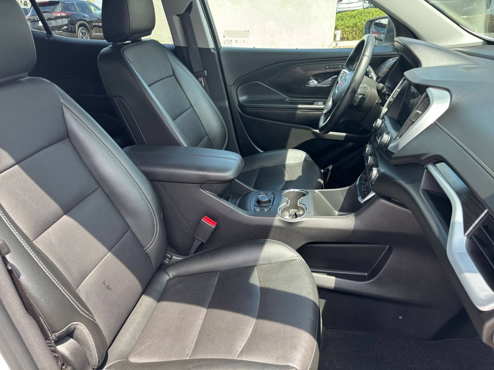 Used 2024 GMC Terrain SLT AWD/4WD image 38