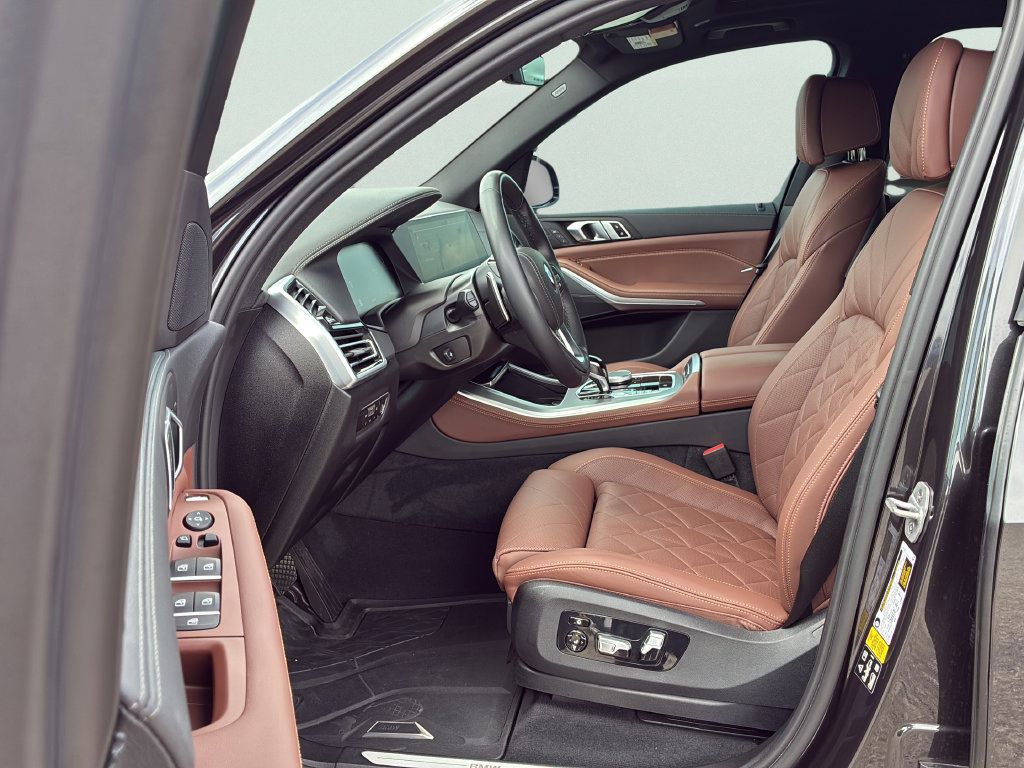 Used 2023 BMW X5 xDrive40i w/ Luxury Seating Package AWD/4WD image 13