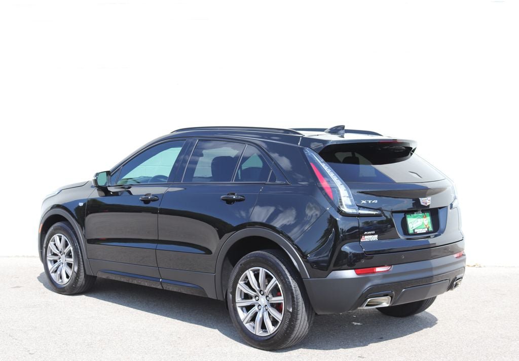 Used 2021 Cadillac XT4 Sport w/ Sun And Sound Package AWD/4WD image 2