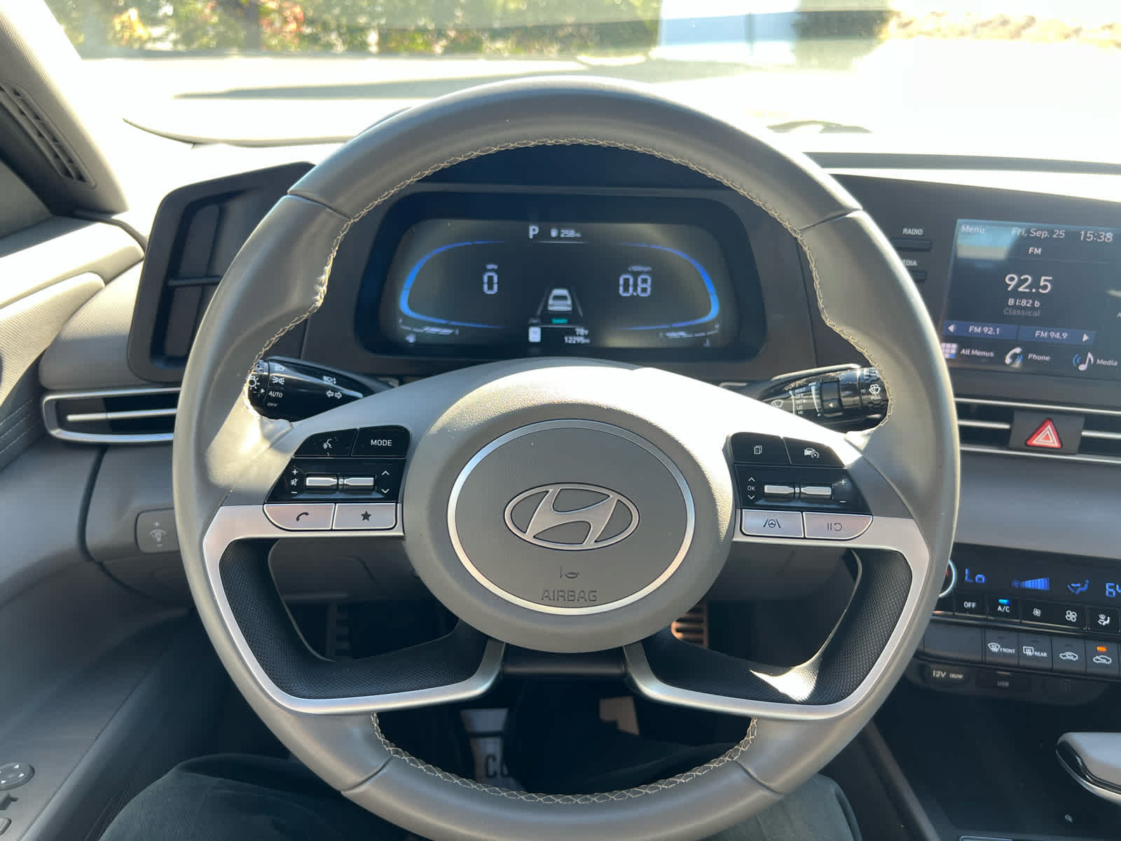 Used 2025 Hyundai Elantra Sport FWD image 14